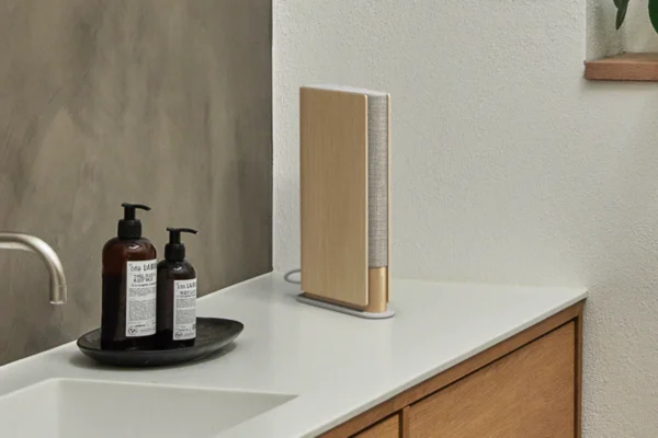 Emerge_in_bathroom Emerge_in_bathroom